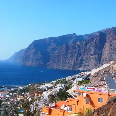 Con Vista Gigantes Puerto de Santiago (Tenerife)