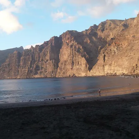Con Vista Gigantes Puerto de Santiago (Tenerife)