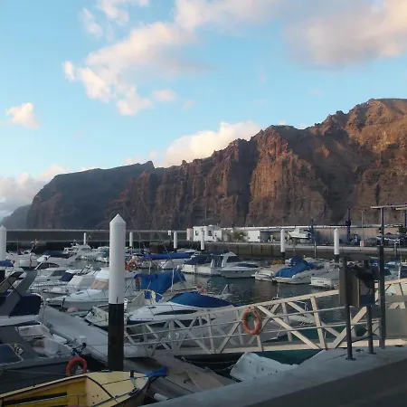 Con Vista Gigantes Puerto de Santiago (Tenerife)